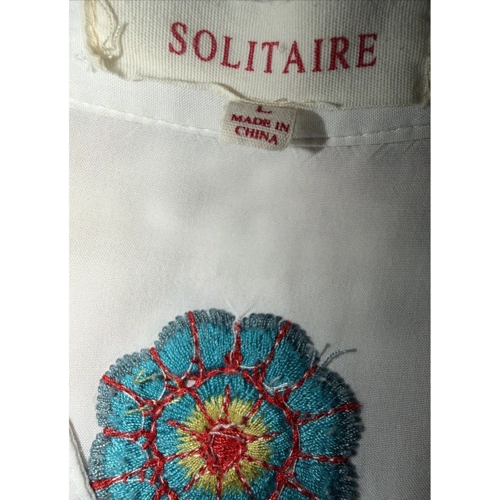 Solitaire Shirt Tunic Size L White Floral Embroidery V-Neck 1/2 Button 3/4 Slv - Picture 5 of 8